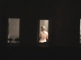 Порно в окне со своими соседями: видео на Подсмотр