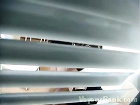 Зрелая дамочка в черной ажурной кофточке решила прийти на консультацию к своему врачу