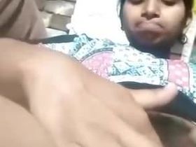 Молодая студентка дрочит на скрытую камеру во время занятий