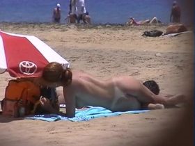 Дрочит Мужикам На Пляже Порно