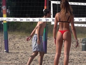 порно голые играют в волейбол